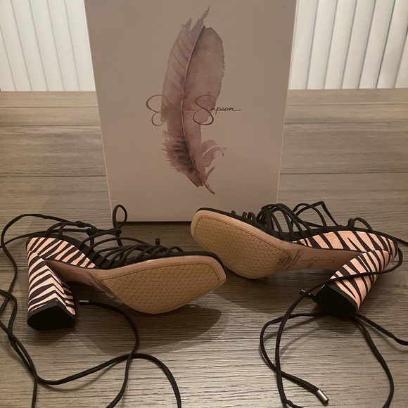 (SOLD)Jessica Simpson Heels - Picture 3 of 3